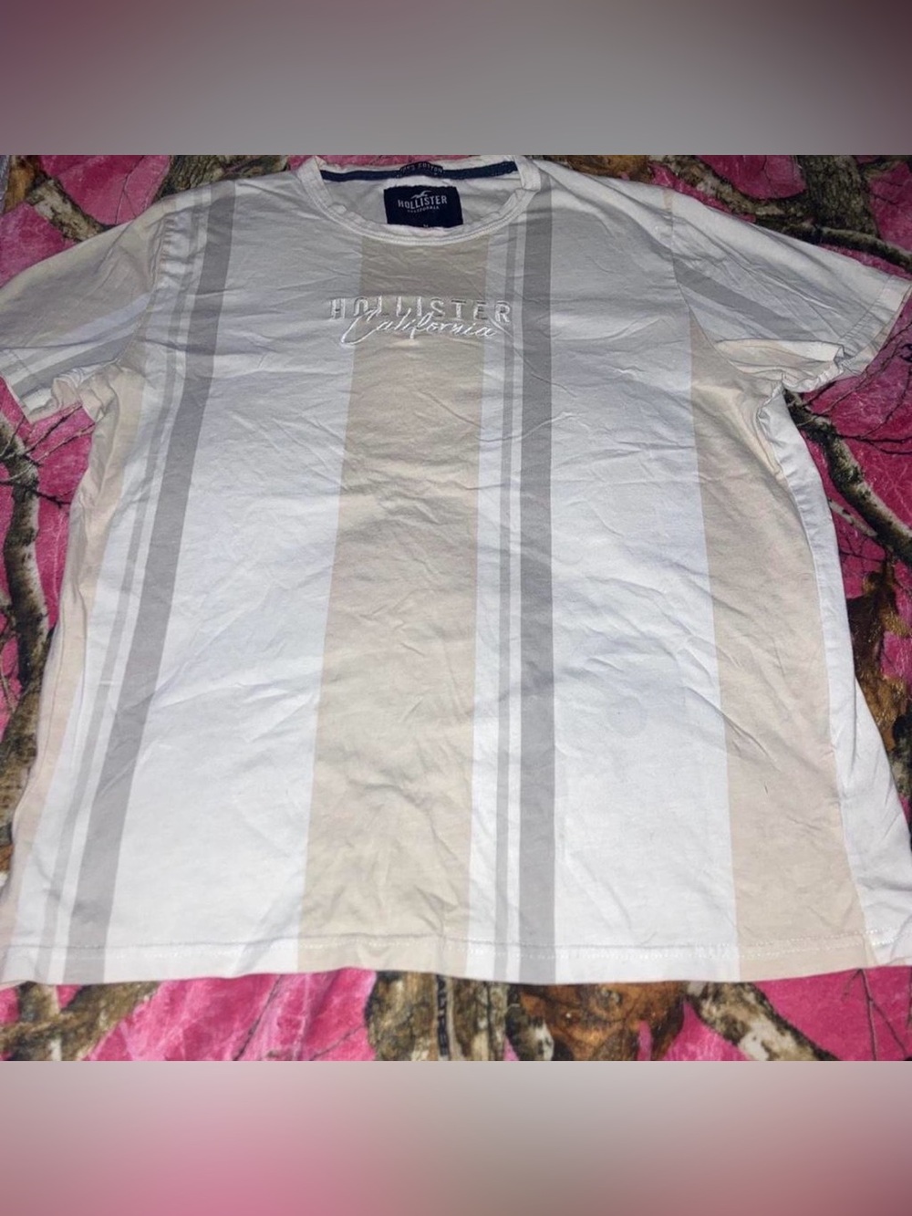Hollister Vertical Striped Crew Tee - White & Beige
